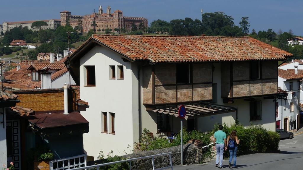 Отель Pasaje San Jorge Комильяс Экстерьер фото